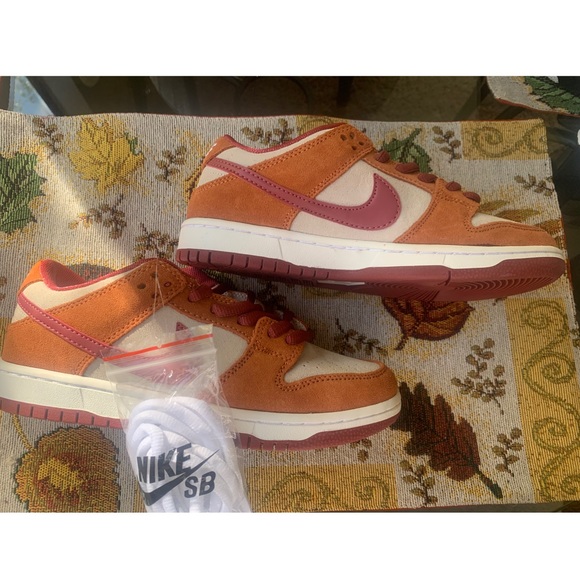 Nike SB Dunk Dark Russet Cedar - Picture 4 of 4